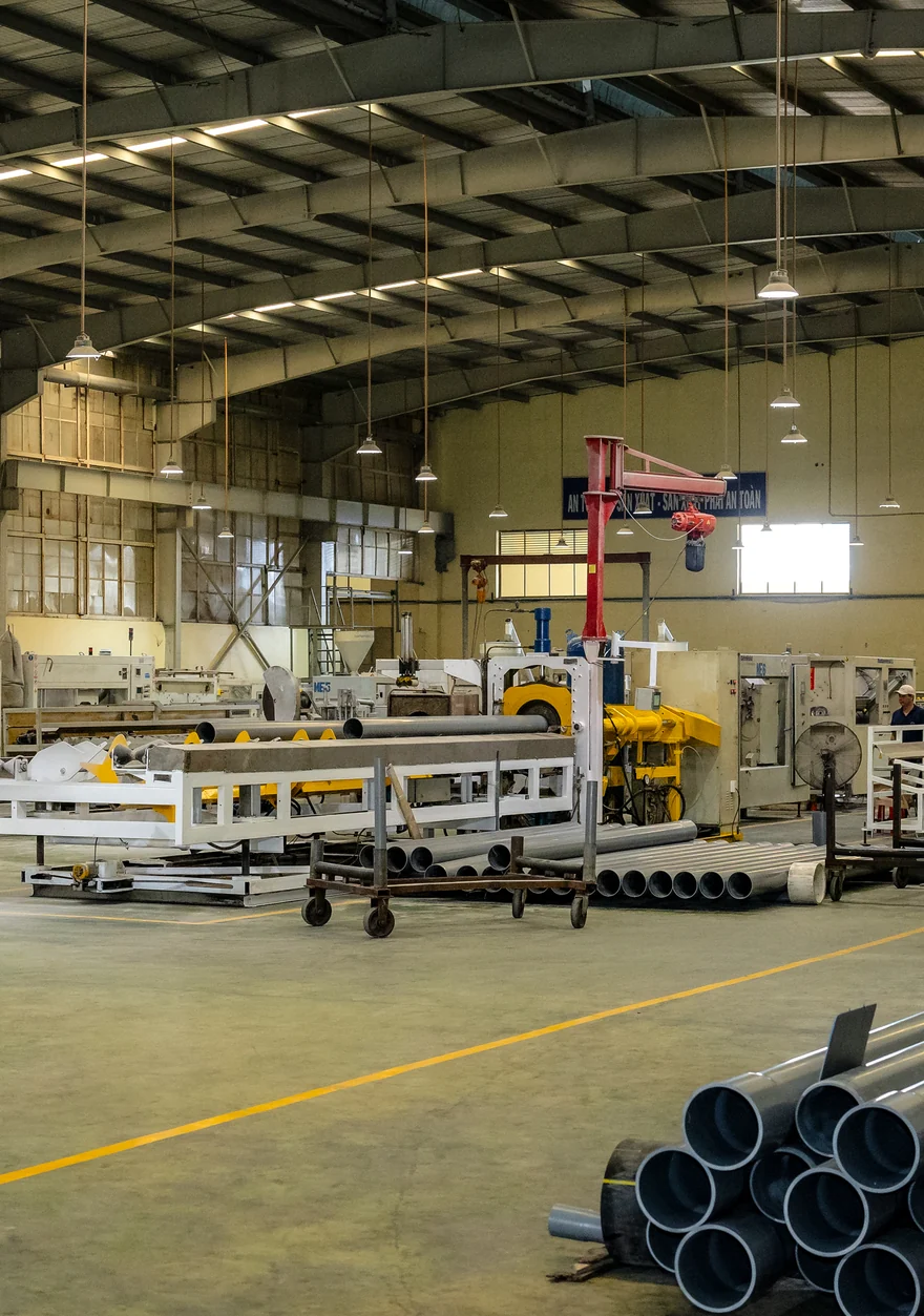 Bên trong nhà xưởng sản xuất của Nhựa Minh Hùng